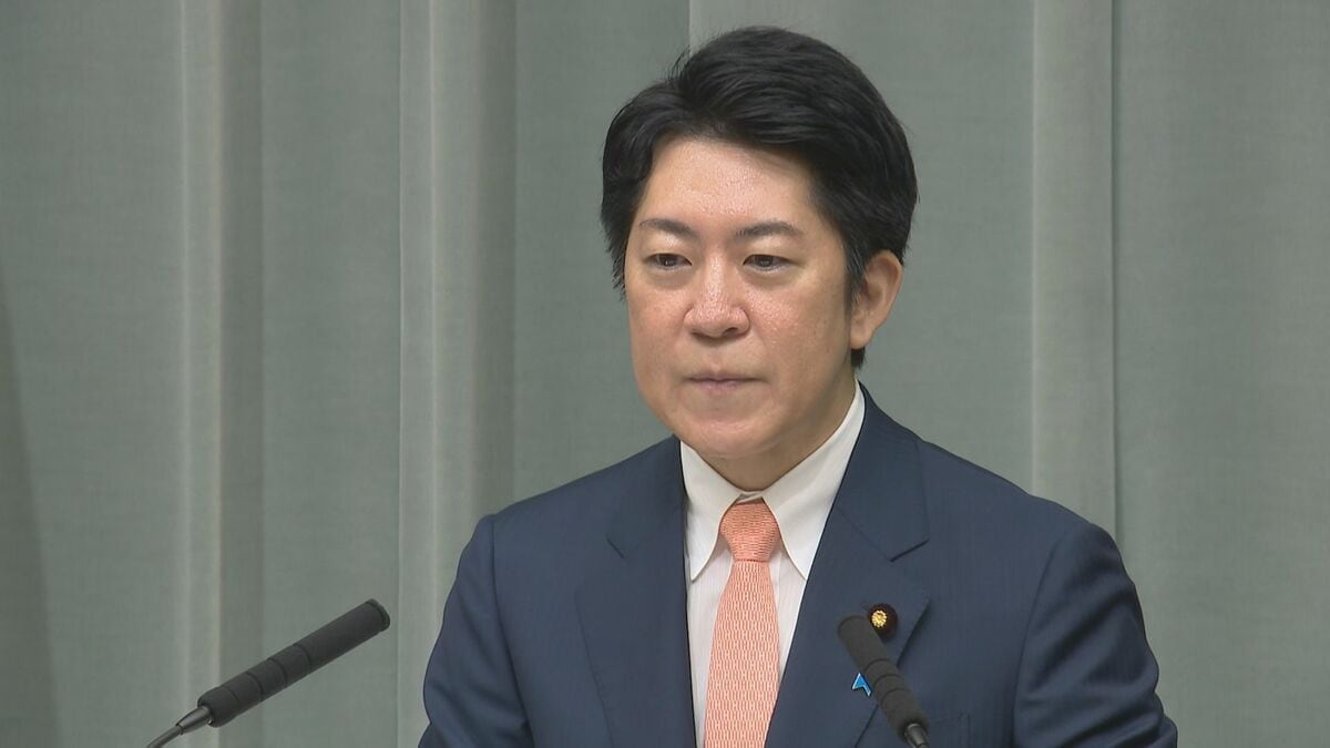 【速報】佐藤官房副長官「必要量確保できている」　カルビーの「ポテトチップス」のパッケージが白黒に変更の方針　中東情勢の緊迫化によるナフサ不足で