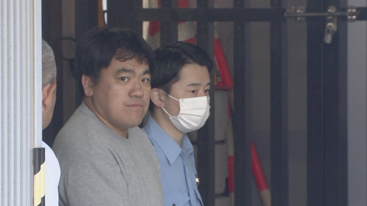 小3女子児童(9)の水筒に下半身をこすりつけるなどした疑いで都内公立小学校教諭の男(39)を再逮捕 他の児童の水筒や体操着についても同様の行為か 警視庁