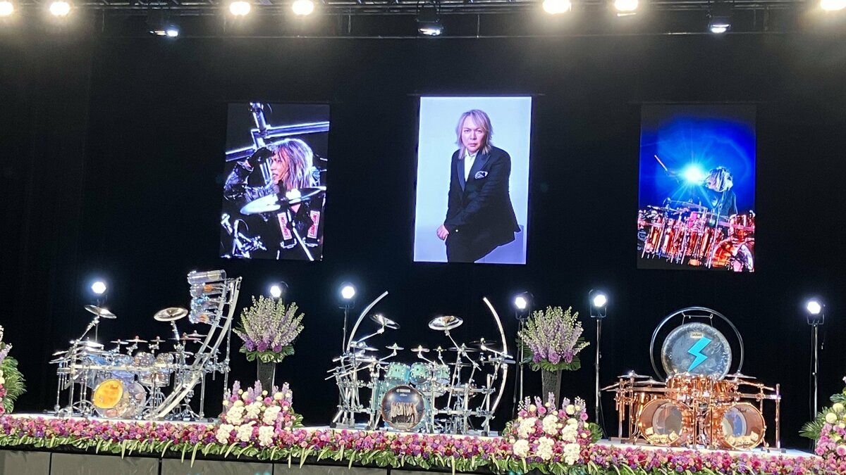 【 LUNA SEA・真矢さん　お別れの会 】祭壇にドラム3台〝身体の一部であり、一緒に歩んできた戦友〟
