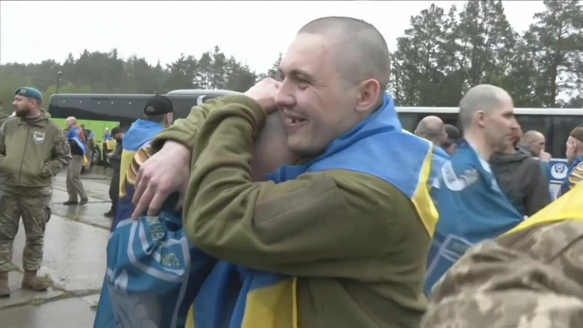 ウクライナ 捕虜205人をロシアと交換と発表「1000人対1000人」の大規模な捕虜交換の第1段階