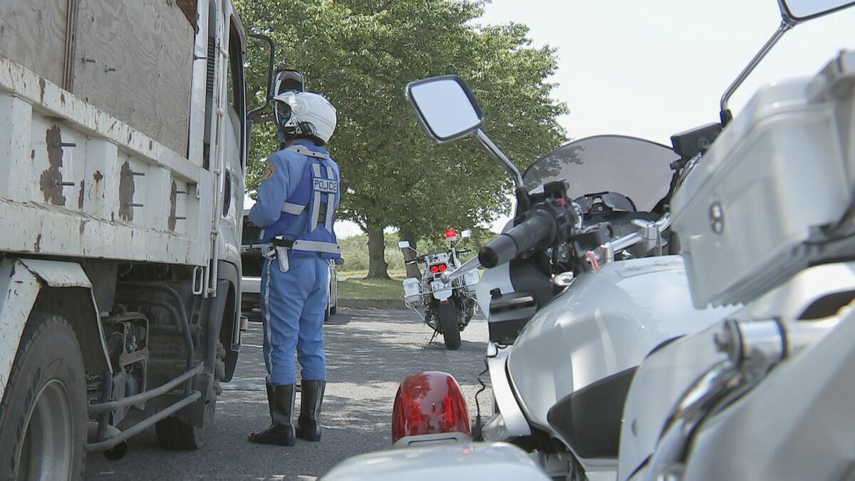 大型トレーラー横転事故から3年を前に県警が大規模取り締まり　ヘリやドローンなど活用し上空からも取り締まりを強化　茨城県警