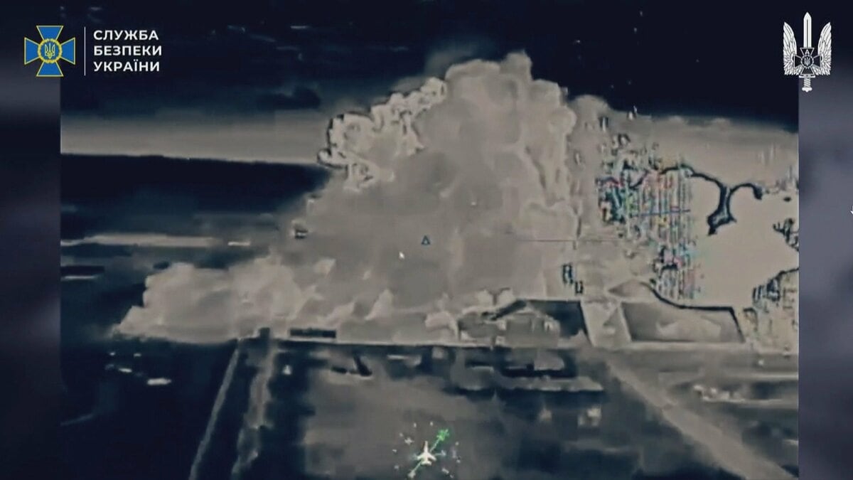 “ロシア連邦保安局の司令部攻撃”ゼレンスキー大統領が映像公開 100人死傷と主張