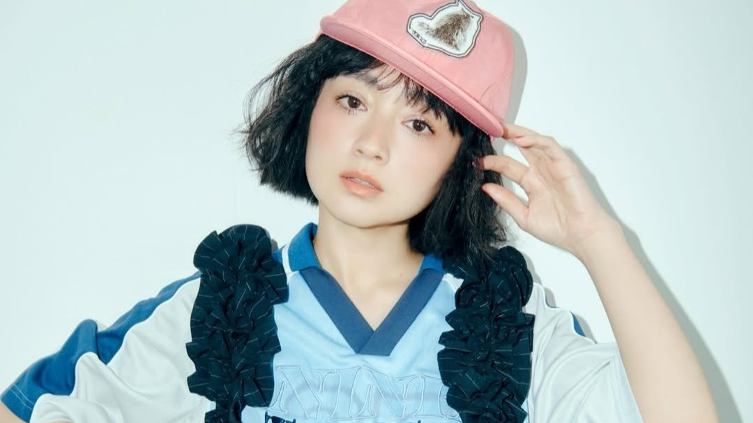 【 安達祐実 】新作アパレルで年齢超越 フォロワー困惑「これはあかん」「え?今の安達さんですか?」「時が止まってる」