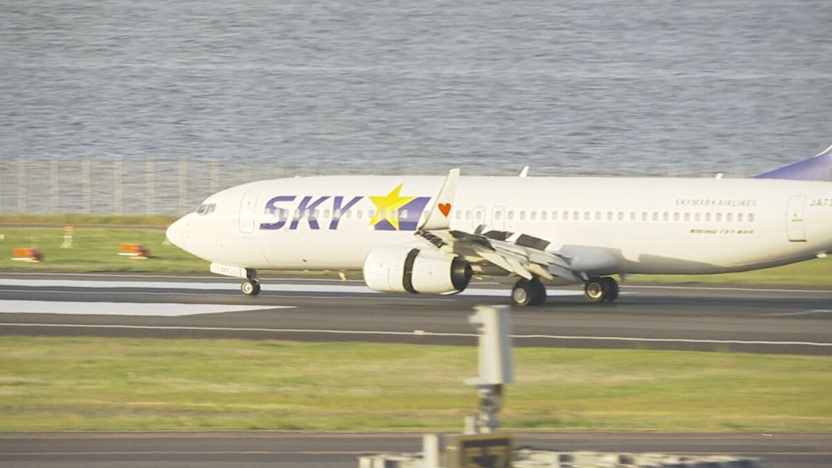スカイマーク機が羽田空港に緊急着陸 けが人なし タイヤにトラブル C滑走路は午後7時半すぎに運用再開