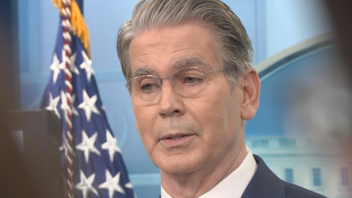 米ベッセント財務長官 イランの航空会社に対し着陸・給油・航空券の販売を禁止する意向 交渉での譲歩得るため圧力強める