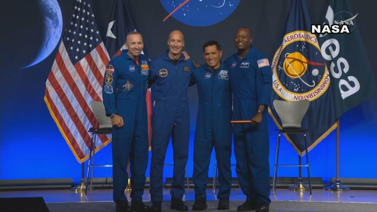 NASA アルテミスⅢの乗組員を発表 アメリカ人3人とイタリア人