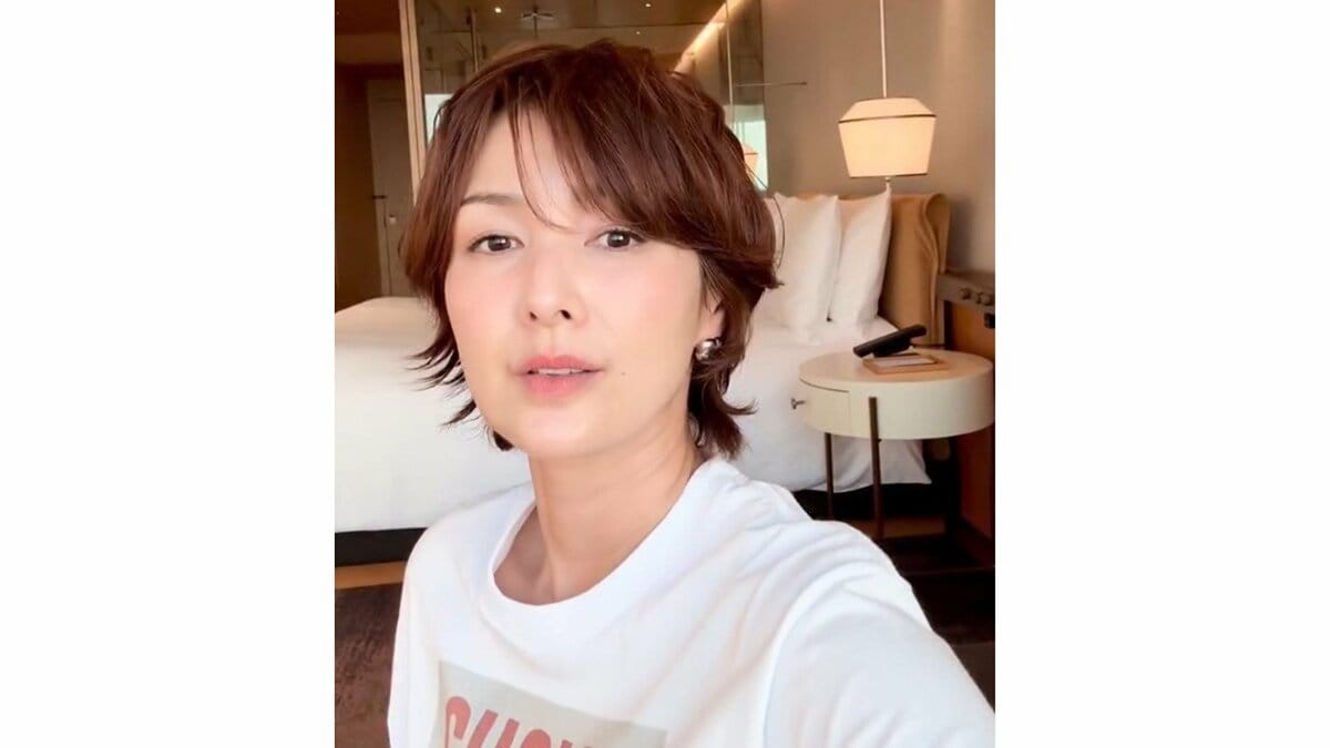 【 吉瀬美智子 】 高級ホテルでの“自撮り動画”に反響 ドラマの役作りで髪切れず「中途半端な長さになってきて毎日のスタイリングに苦戦中」