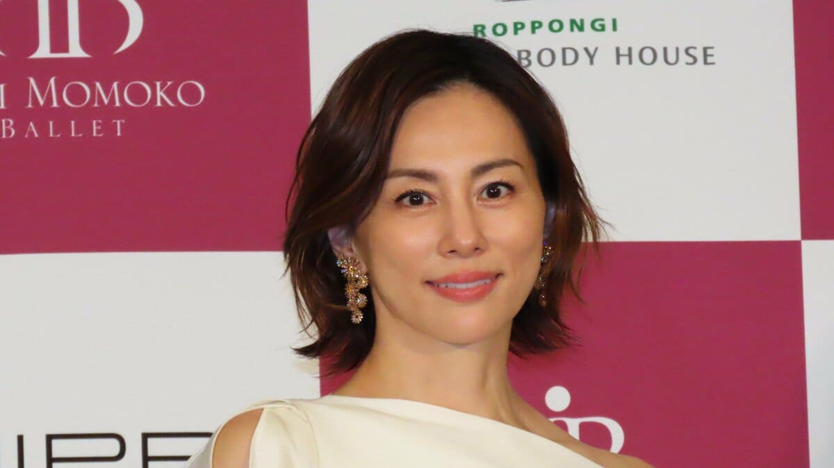 【米倉涼子】約30年ぶりのバレエ挑戦で新境地へ!「強くて潔い」から「人を包み込む優しい母」への変身