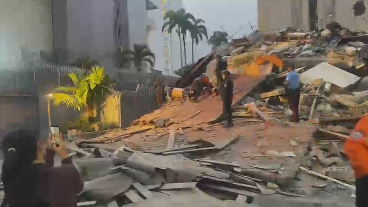 南米ベネズエラでM7超の地震が2回 首都カラカスで建物倒壊の被害　大統領代行が非常事態宣言