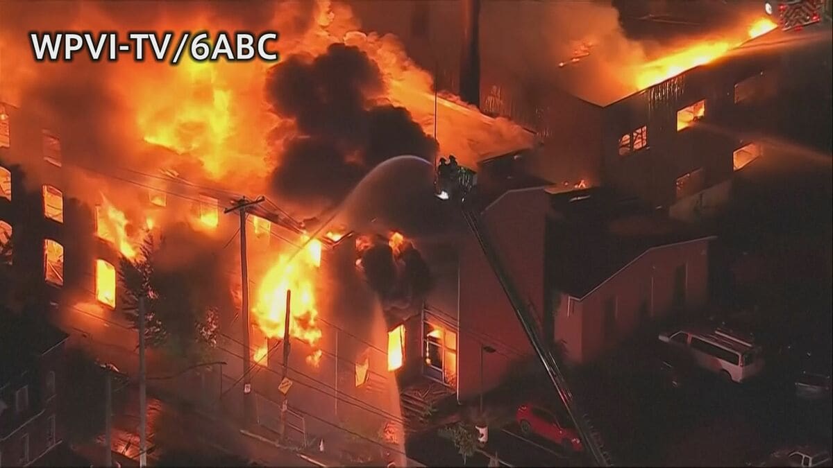 米ペンシルベニア州で大規模火災　周辺住民らに避難勧告