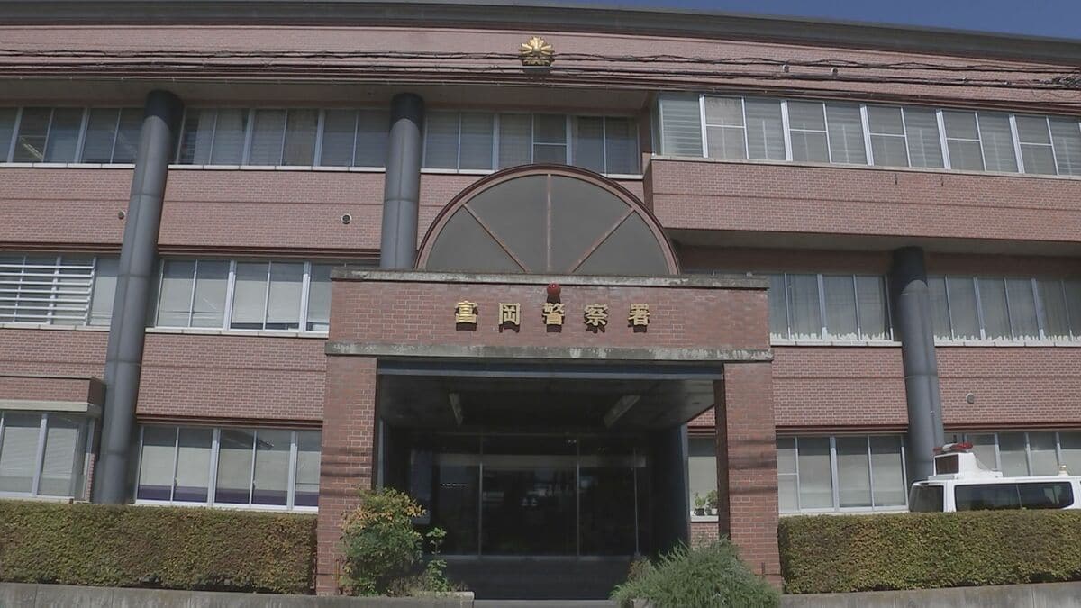 女子小学生の髪の毛を踏みつけるなど傷害容疑　放課後児童クラブ支援員として働いていた70歳の女を逮捕　群馬・富岡市
