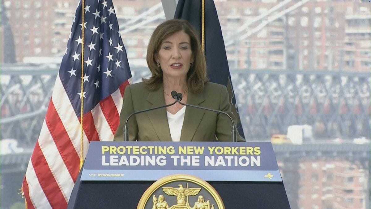 NY州「データセンターの建設を州内で停止」全米初 “電気代高騰”“天然資源枯渇”恐れを指摘