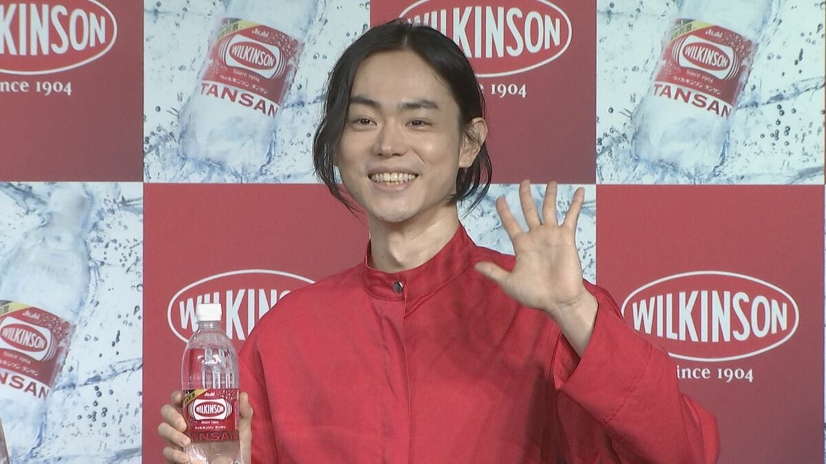 【菅田将暉】人生初のチェーンソーで氷削り体験! “B級ホラー”風ポーズから「あ、電源切られた(笑)」と落ち込む姿にファン爆笑