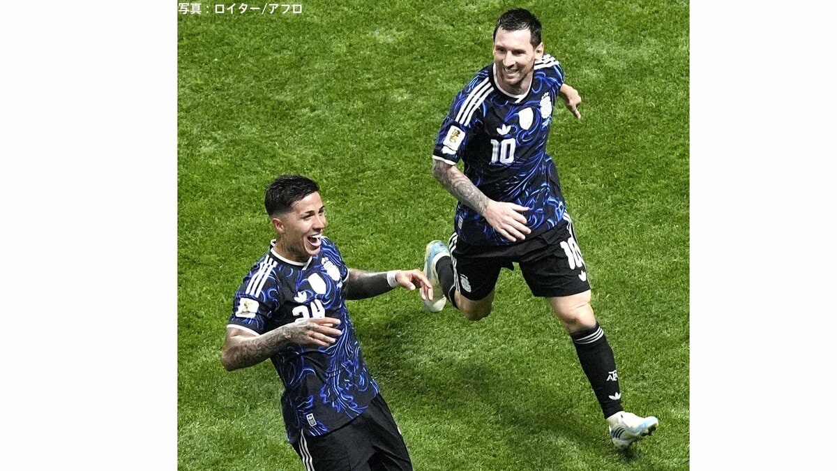 アルゼンチン、2大会連続の決勝進出!先制許すも後半ATにメッシのアシストから劇的逆転弾でイングランド撃破【北中米W杯】