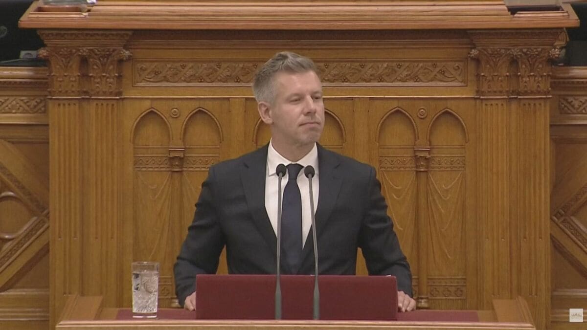 ハンガリー・マジャル首相　新大統領に「チェスの女王」ユディット・ポルガー氏を推薦　辞職した大統領を「操り人形」と批判