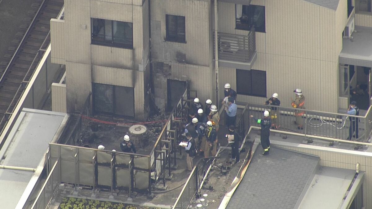 品川区不動前駅近くの11階建てマンションで火災 住人が5階バルコニーでソーラーパネルを使って充電 警視庁などが出火の原因調べる