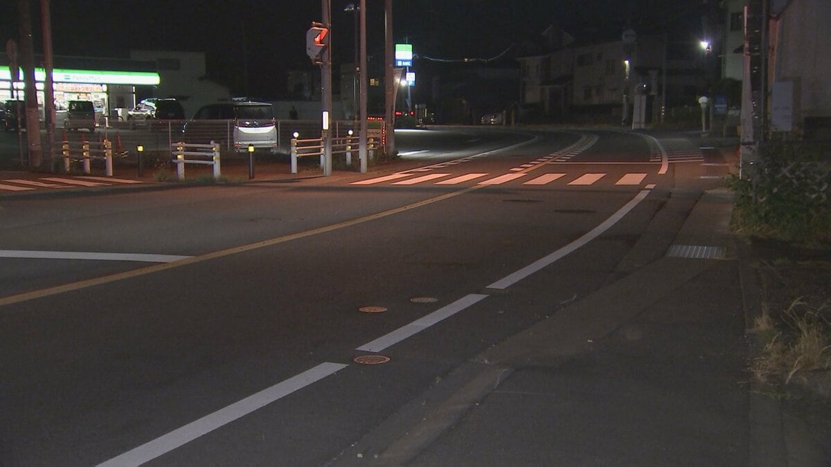 交差点で軽乗用車が自転車と歩行者をはねる事故 自転車に乗っていた91歳の男性が意識不明の重体 茨城・取手市