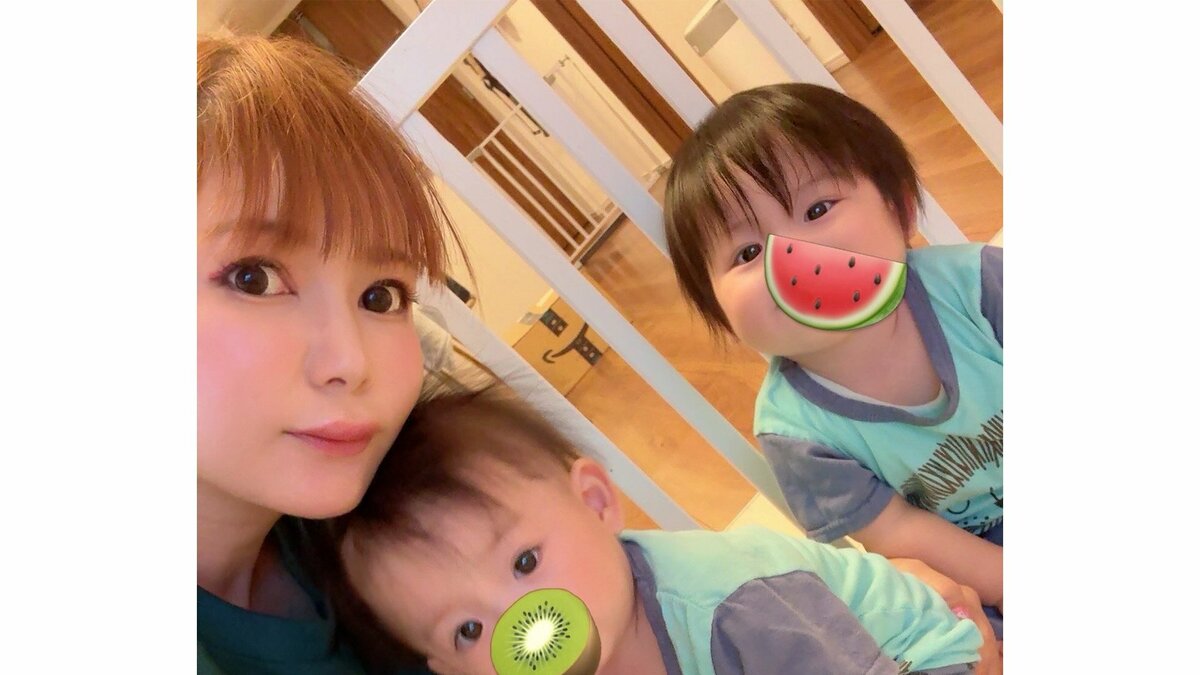 【 中川翔子 】 双子の体調不良でバタバタの7月「ふたごいとおしくてたまらないや」 1年前はお腹にいた我が子と楽しむ夏のひとコマ