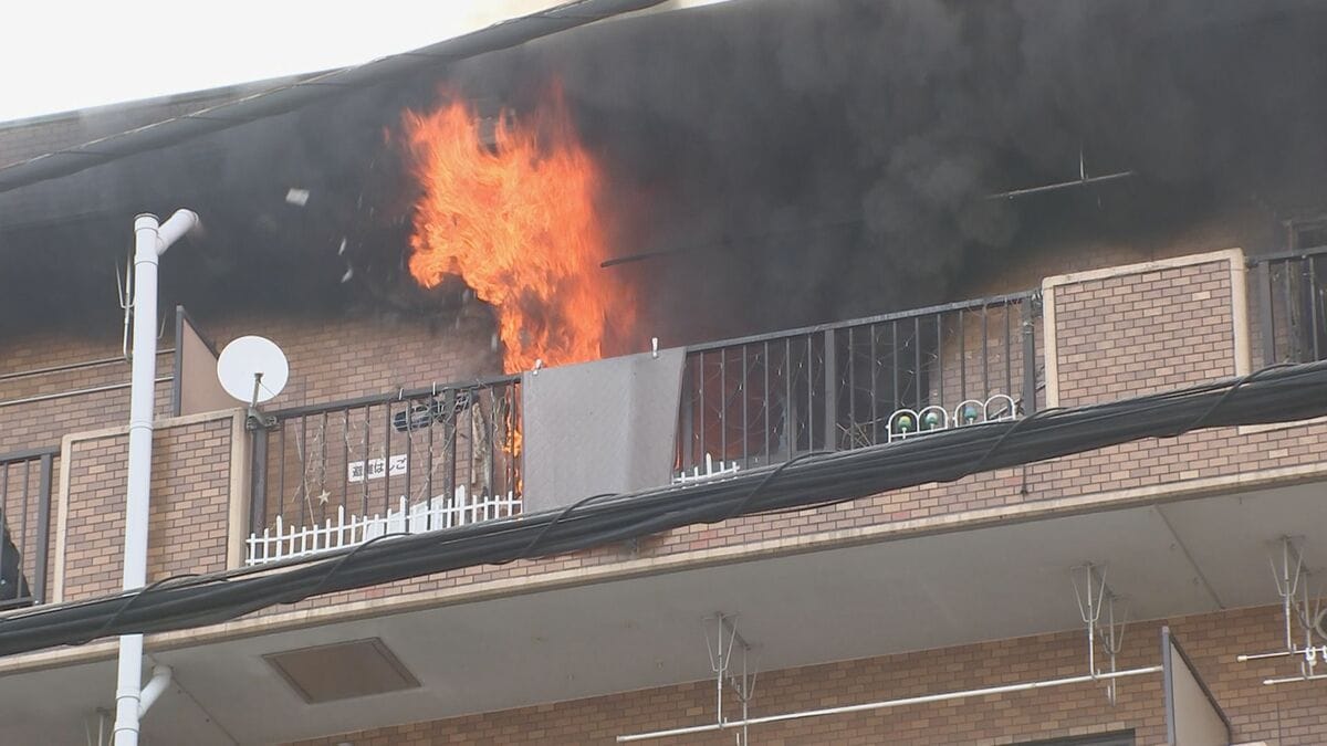 神奈川・海老名市のマンションで火事 男児2人が病院に搬送も命に別状なし 警察と消防で出火原因を調べる