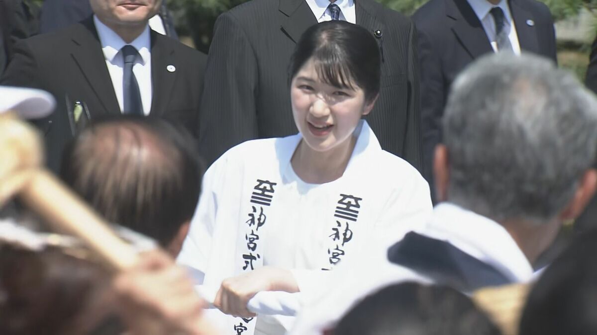 愛子さま 法被姿で伊勢神宮の“お木曳”参加 「エンヤ」掛け声とともに笑顔で 19年前には皇太子時代の天皇陛下も