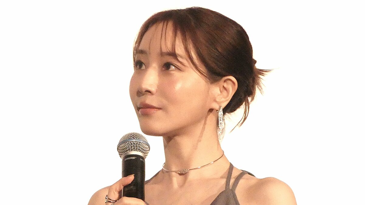 【 結婚・妊娠発表後初 】お腹ふっくら田中みな実 結婚祝われ「ありがとうございます」 ムードメーカーの主演・WEST.重岡大毅に〝ぺらぺらやめてほしいな笑〟