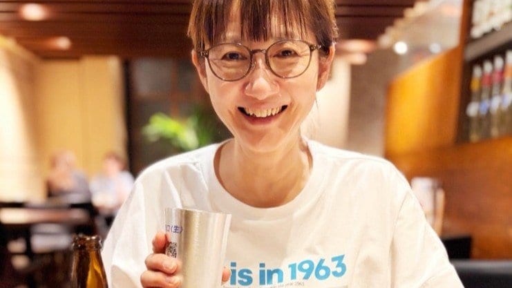 【 古村比呂 】「調子に乗ってビール」「うんまい!体調OK」 久しぶりに「美味しく飲めてよかった」講演会で北海道へ