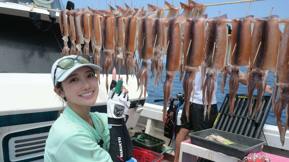 【 片原恵麻 】　「夏のイカ、楽しすぎる！」3年半ぶりのスルメイカ釣りで“爆釣”　船上干しにも挑戦しファン大反響