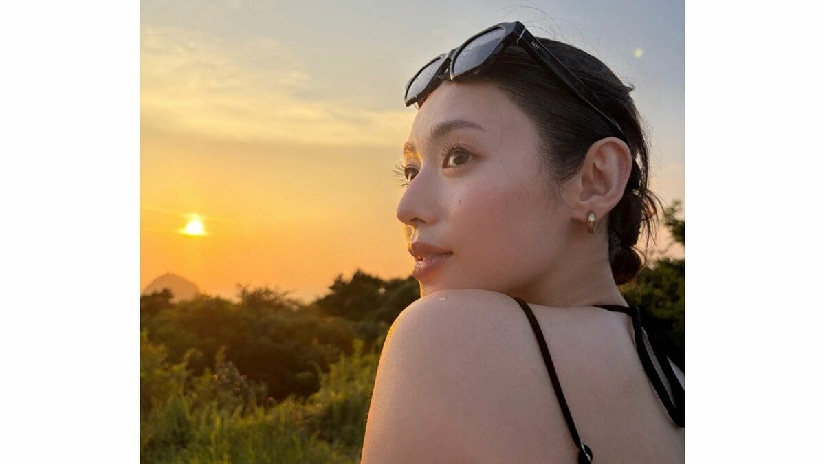 【 白石聖 】「28歳になりました!」誕生日を報告 サングラスを頭に乗せた〝夕暮れショット〟公開 「写真のアングルもよくてサイコーの1枚ですね」
