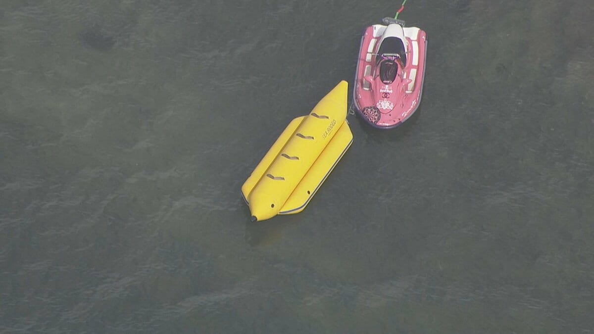 千葉・富津岬の沖合でバナナボートが転覆 男女3人が救助され、けがはなし