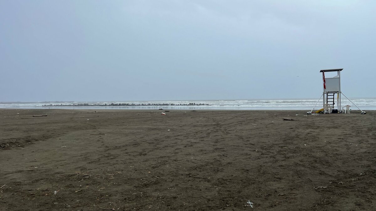 千葉・九十九里町の海水浴場で男性が死亡　遊泳禁止時間中に波に流されたか