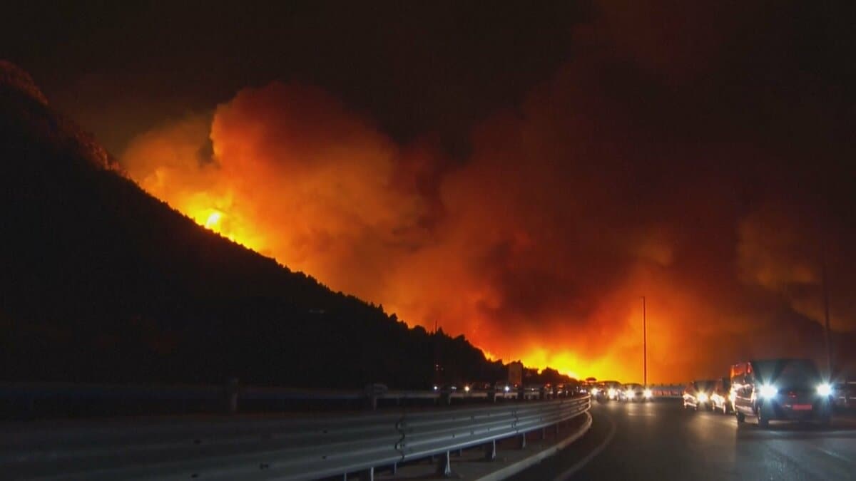 再び熱波のヨーロッパ クロアチアで山火事42人負傷 焼け跡から1人の遺体 一時2000人以上が避難