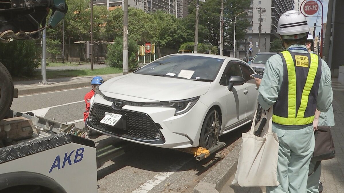千葉豪雨から6日 千葉市内の幹線道路上の放置車両残り約100台に きょう中に撤去目指し作業進む