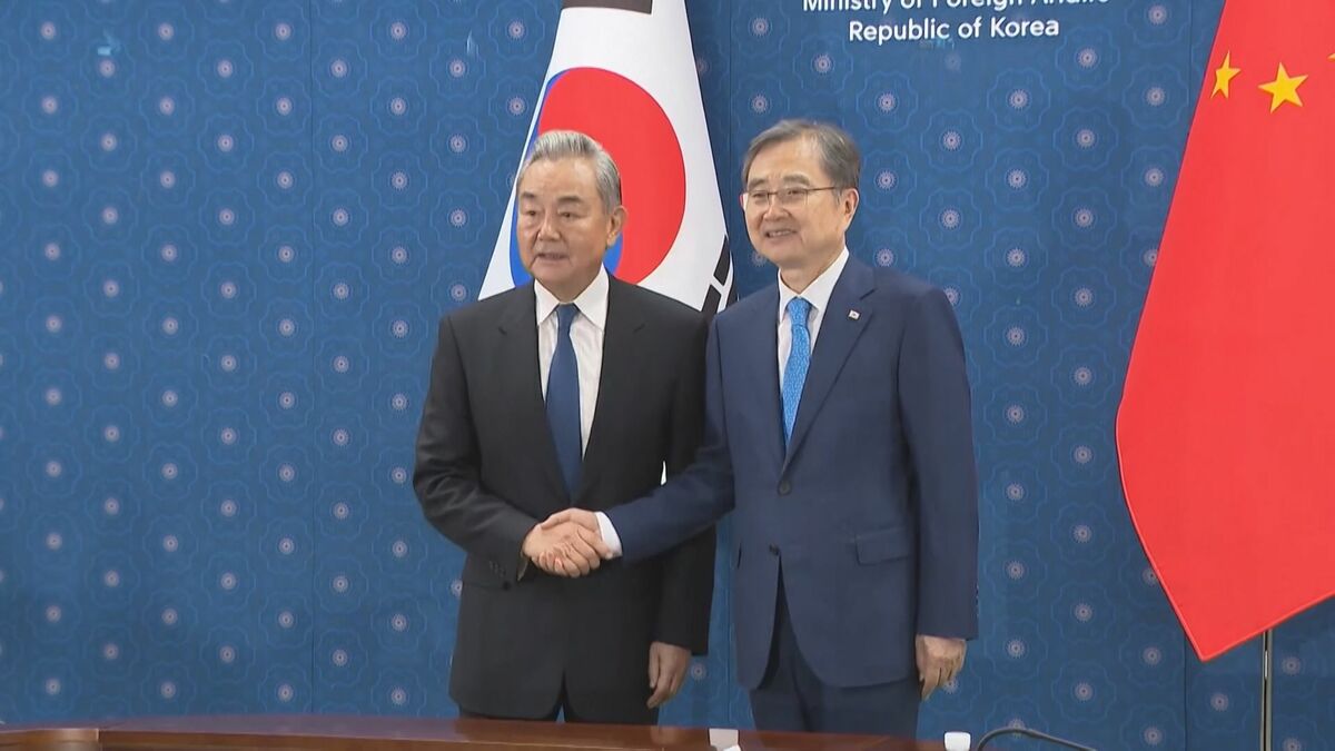 中韓外相が会談 朝鮮半島情勢に中国外相「建設的役割を果たす」
