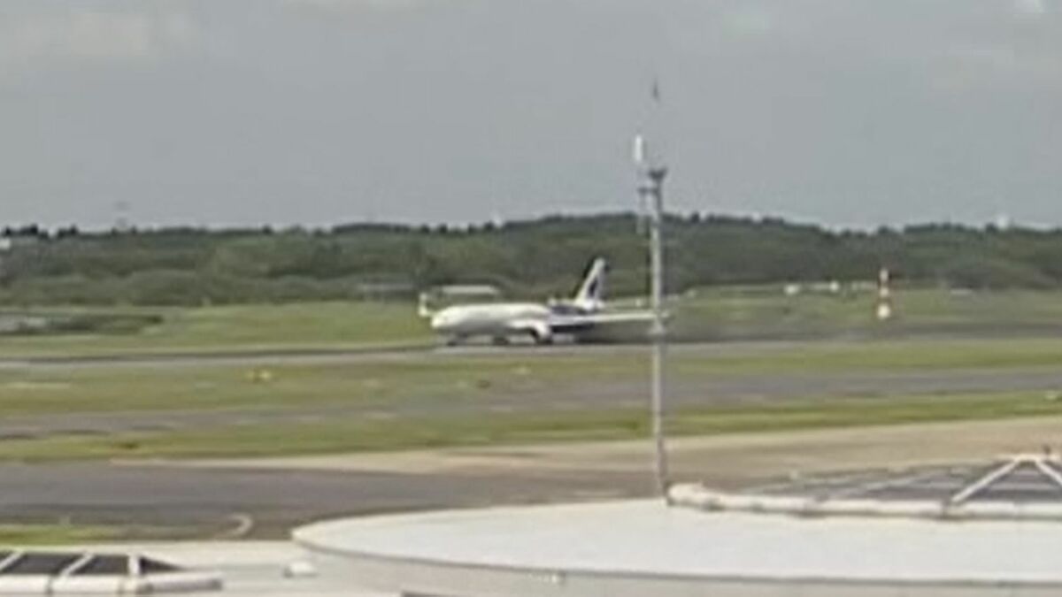 離陸間近のマレーシア航空機のエンジンから黒煙 乗客・乗員にけがなし 国交省が原因を調査