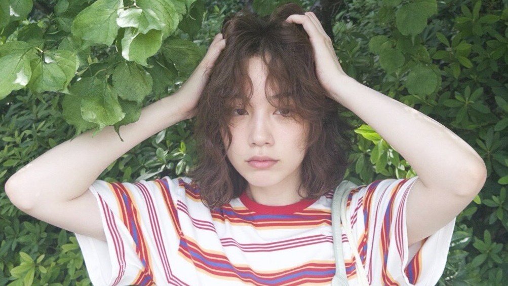 【のん】新しいパーマヘア披露に反響「良い感じに可愛い」「アンニュイさが増した」