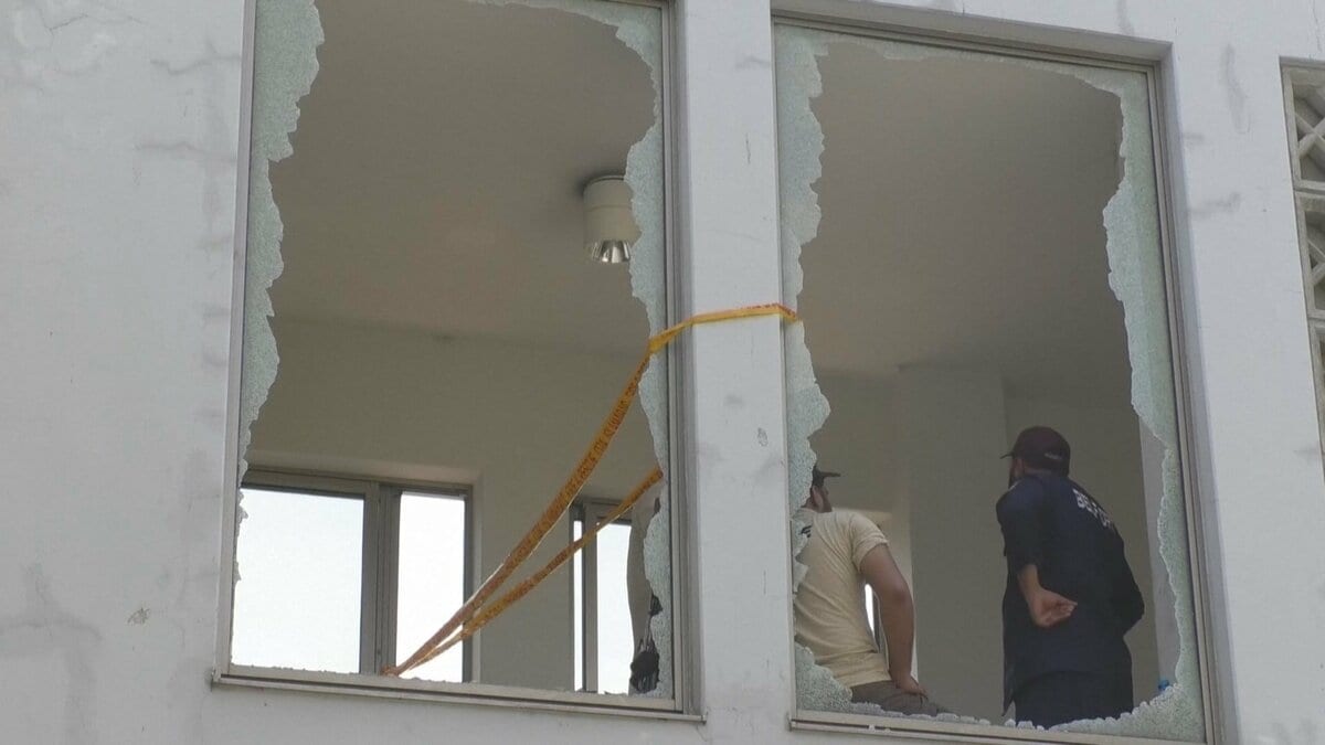 パキスタン首都の病院で火災 新生児14人死亡 空調システムの故障で爆発か