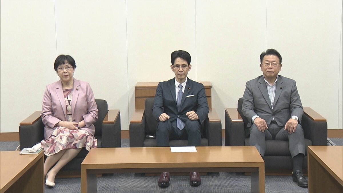 立憲「8月末までの3党合流判断は難しい」 中道・公明との幹事長会談で伝える