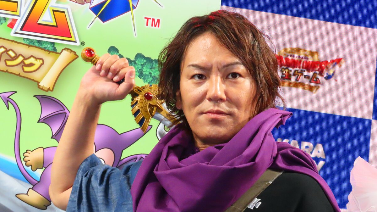 【 狩野英孝 】ドラクエ「勇者」の格好に興奮 楽屋に剣と盾が置かれ「テンションが上がっています」