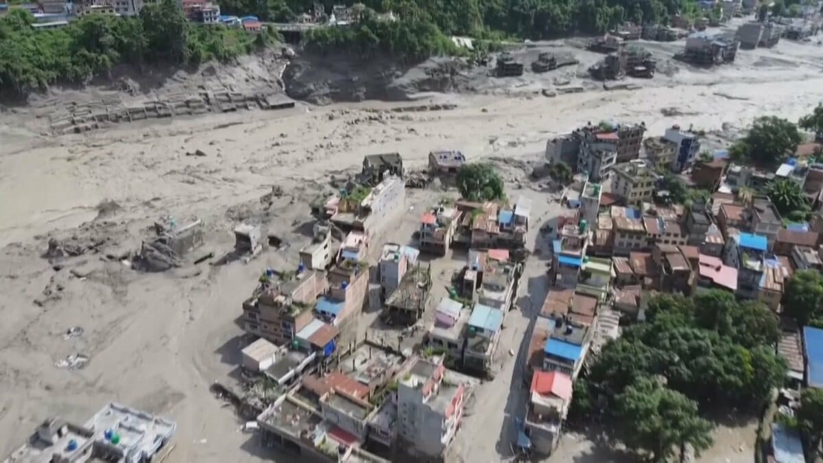 「揺れ」は地震ではなく氷河崩壊と土石流によるもの ネパール・中国国境の土石流 USGS発表