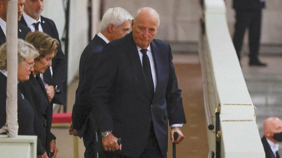 ノルウェー国王ハラルド5世死去 89歳
