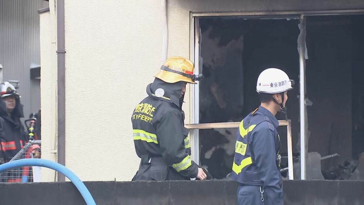 【速報】40代男性が死亡 東京・小金井市のアパートで火事 男性消防隊員2人けがも意識あり 東京消防庁