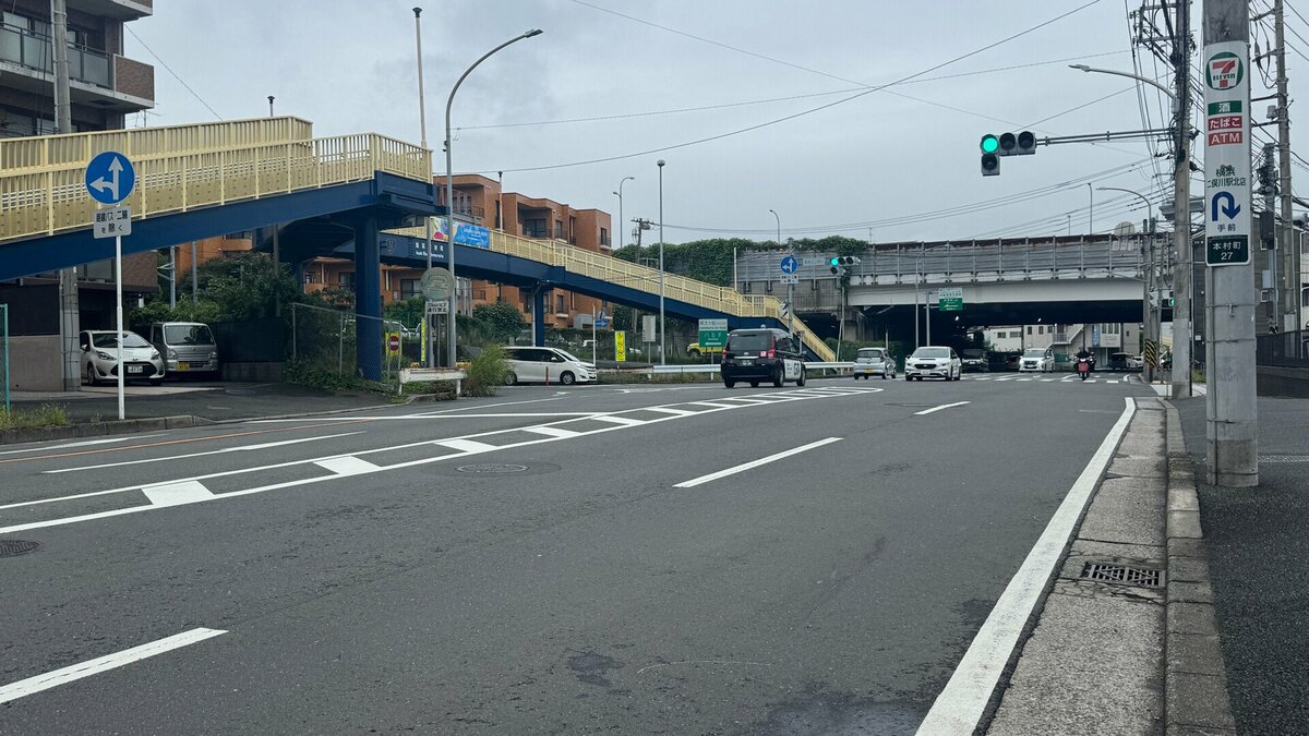 横浜市旭区で25歳の男性が車にひかれ死亡“白っぽい色のミニバンタイプの車”逃走か　死亡ひき逃げ事件とみて捜査