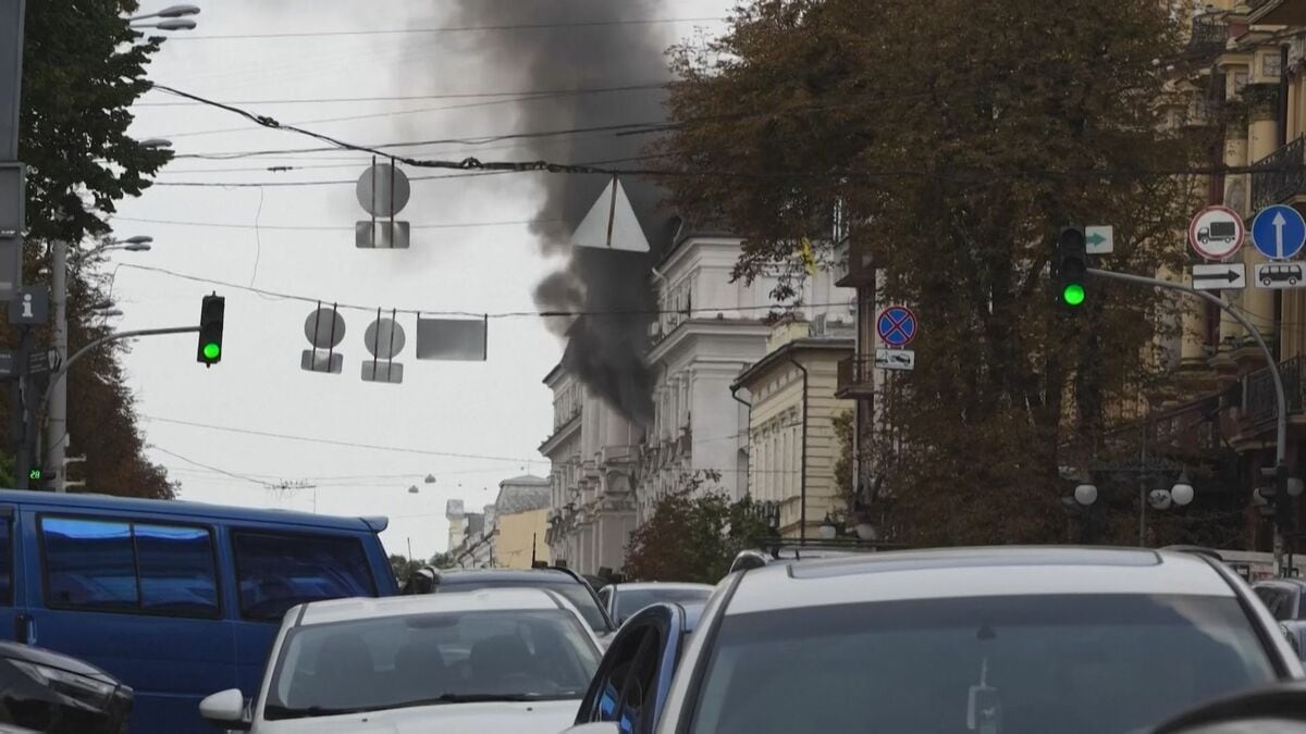 ウクライナ保安庁本部にロシア軍のドローン攻撃 ゼレンスキー大統領は報復表明