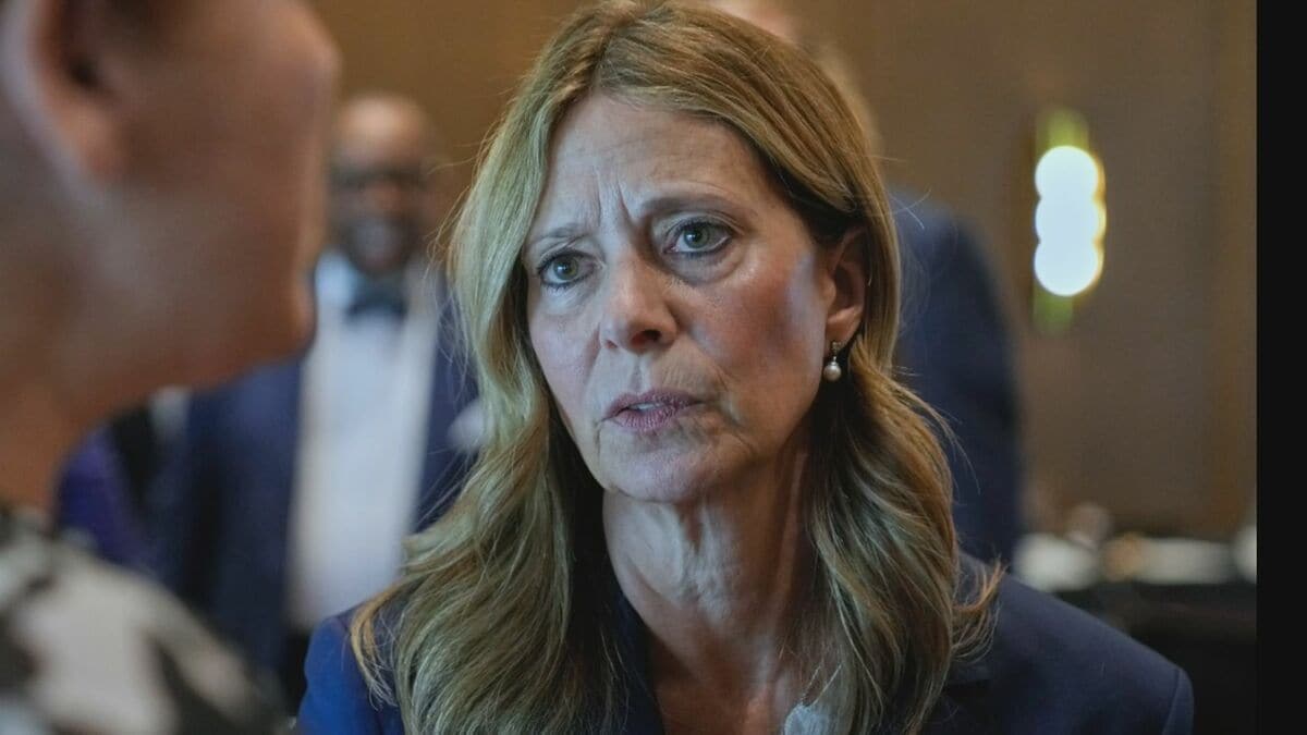 米オハイオ州知事選 民主党候補に男が突進 周囲の人がけが