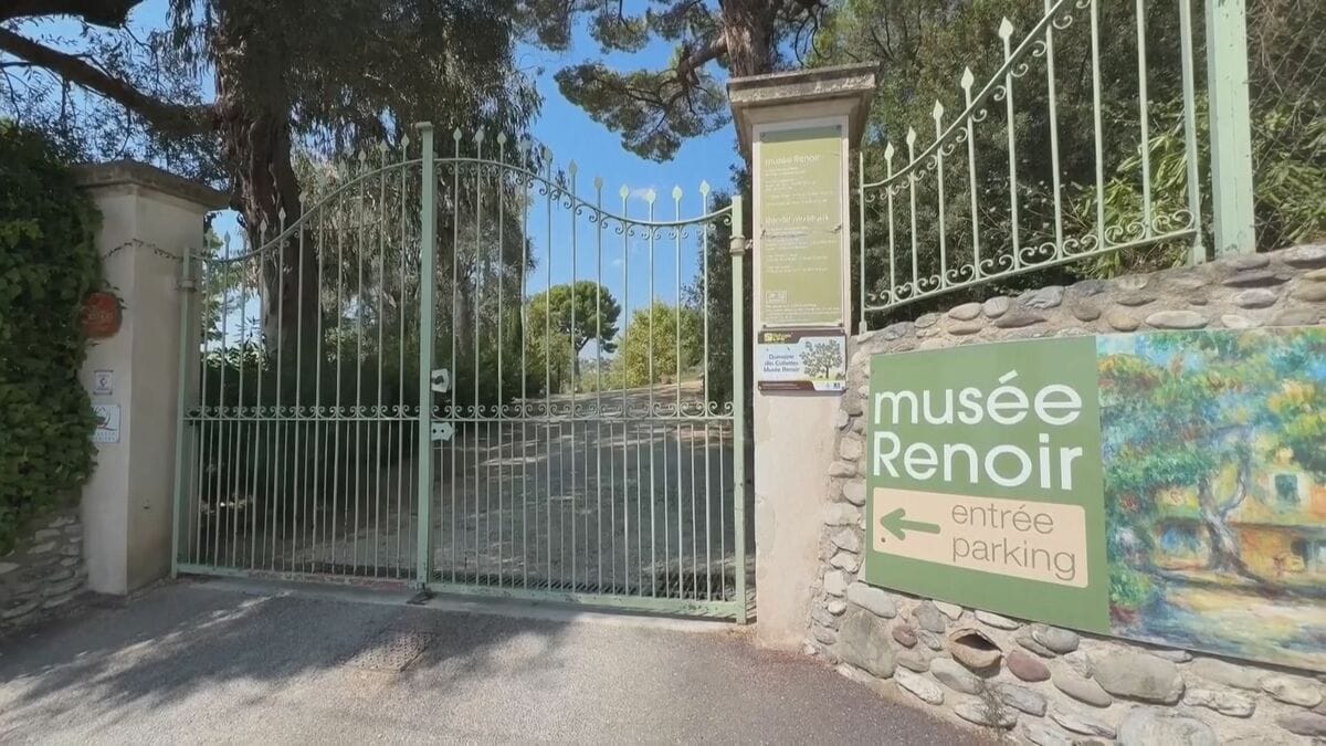 フランス・ルノワール美術館で絵画4点16億円相当盗まれる 2人組が逃走中に2点落として回収