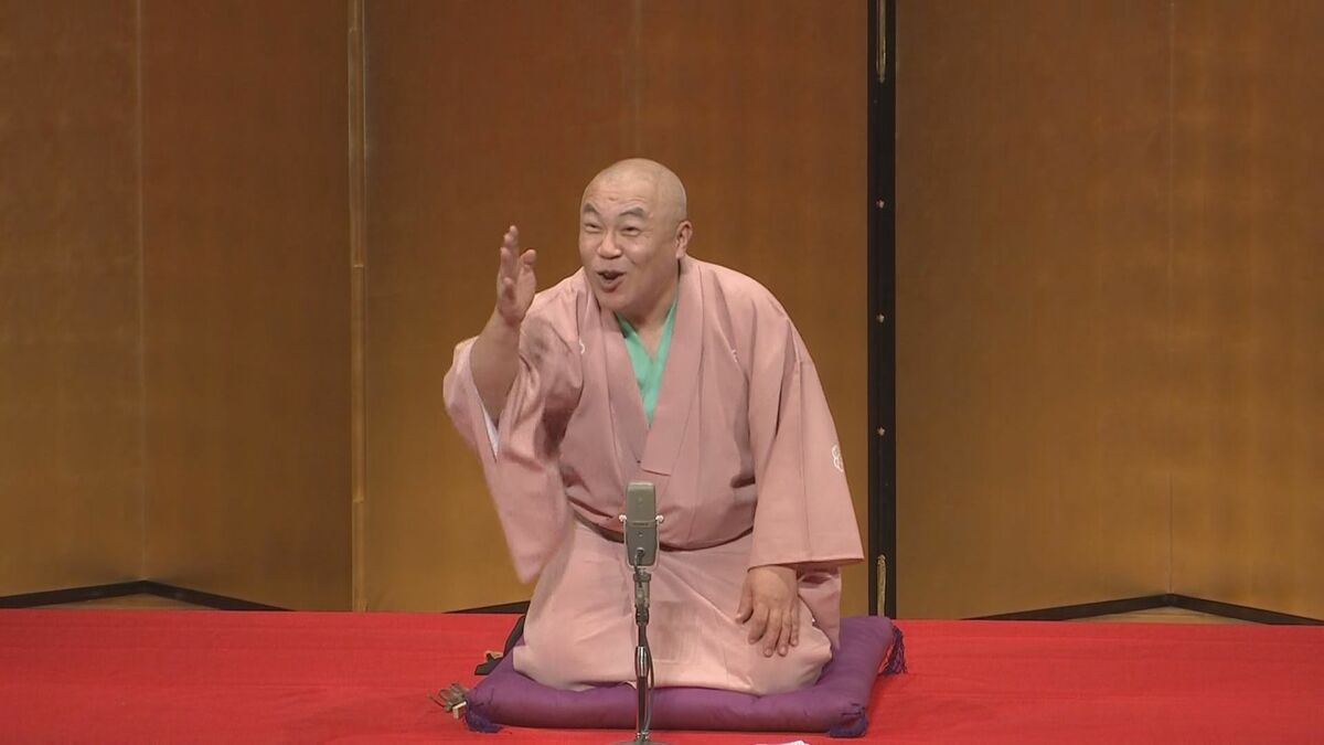 「運転の技術を過信しないで」あきる野市で交通安全イベント 落語家・林家久蔵さんが交通安全についての落語を披露 警視庁福生署