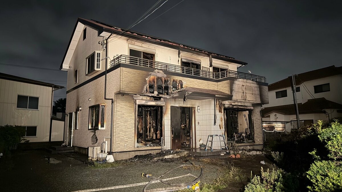 厚木市で住宅1棟全焼の火事 焼け跡から1人の遺体 住人の86歳男性と連絡とれず 神奈川県警