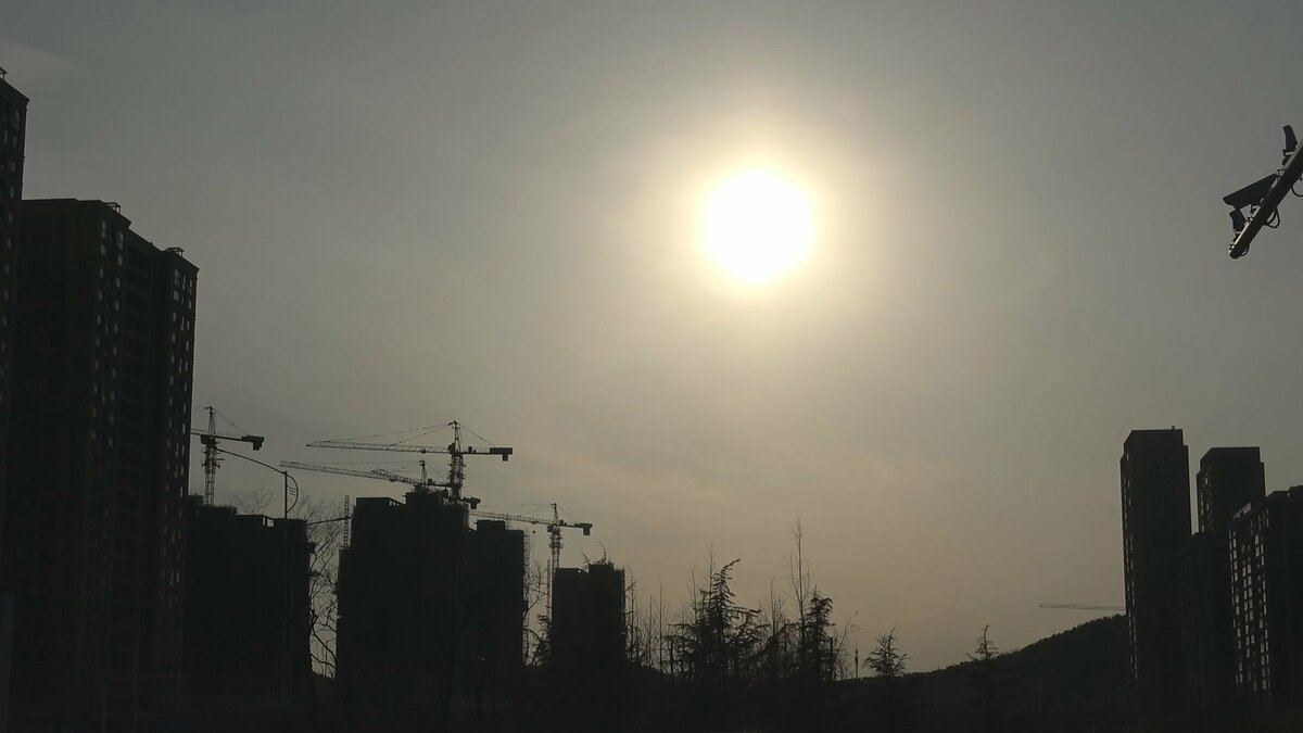 中国 8月の新築住宅価格 主要70都市のうち49都市で値下がり