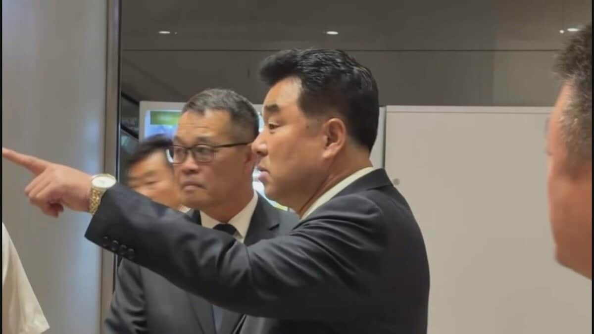 アジア大会愛知 北朝鮮体育相や五輪委書記長が経由地の北京着 問いかけ応じず