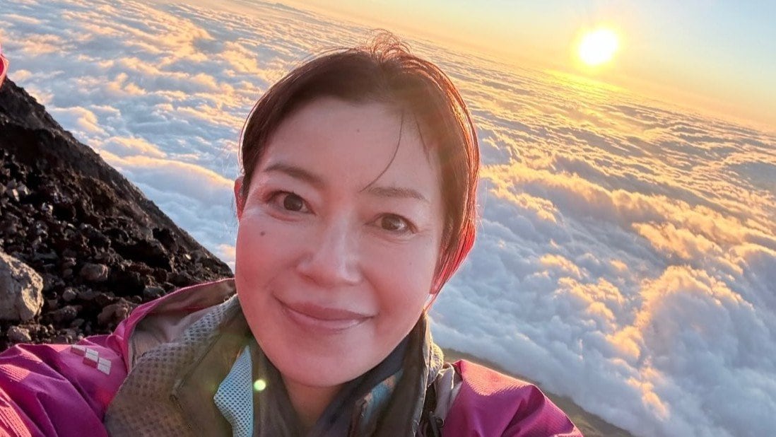 【須藤理彩】富士山山頂で『ミスター富士山』に遭遇「#アニー2026 名古屋の大千穐楽の次の日から、富士山登ってきました」
